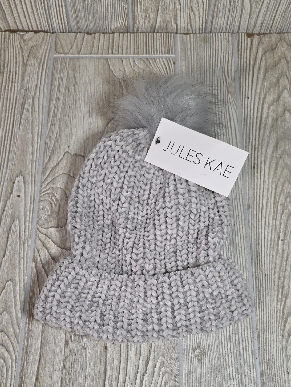 Jules Kae Light Grey Vegan Chunky Knit Beanie Hat With Pom NWT